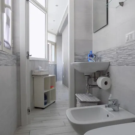 Appartamento 1 Romantica Casa Centrale, Silenziosa Ristrutturata Napoli